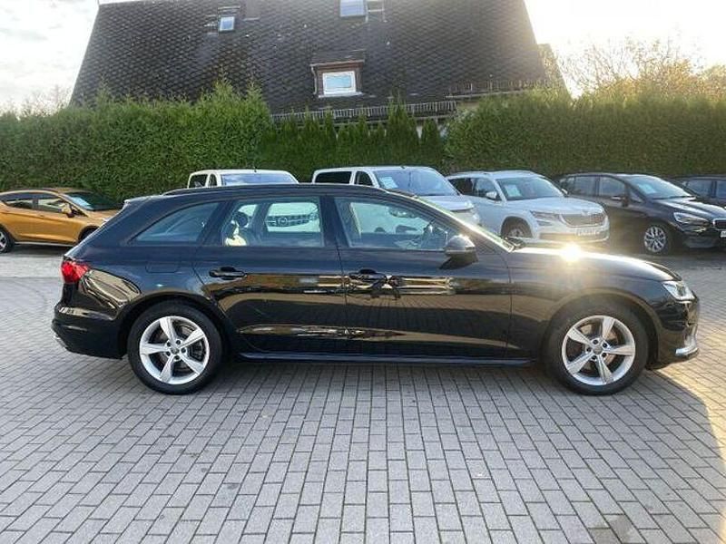 Gebraucht Audi A4 Advanced 136 PS (100 kW) 2020 Schwarz Kombi