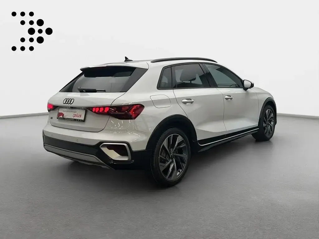 Gebraucht Audi A3 Performance 204 PS (150 kW) 2025 Gletscherweiß metallic Limousine