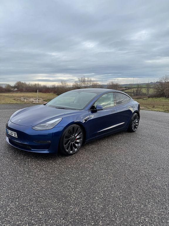 Blau Gebraucht 2022 Tesla Model 3 Performance Limousine | 29.600 € (Fairer Preis) - Bild 1/4
