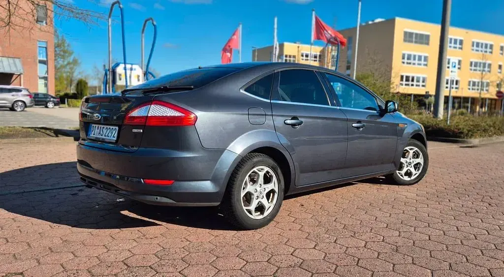 Gebraucht Ford Mondeo Titanium 145 PS (106 kW) 2009 Grau Limousine
