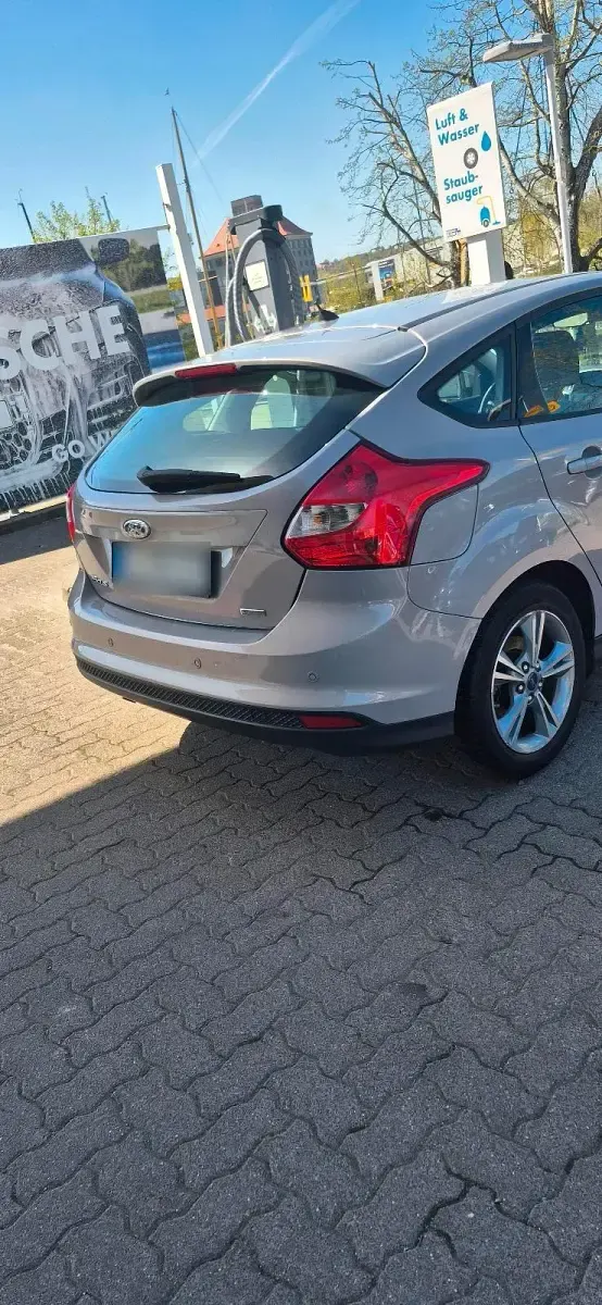 Gebraucht Ford Focus 101 PS (74 kW) 2014 Silber Kombi
