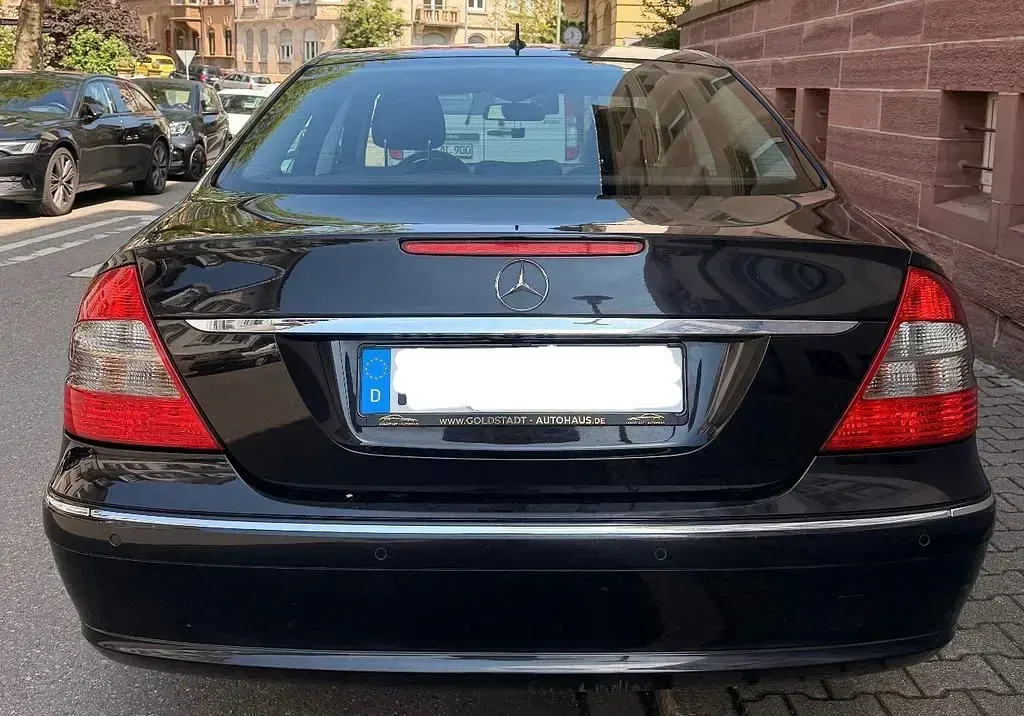 Second-hand Mercedes E300 211 CP (155 kW) 2009 Negru Berlinǎ
