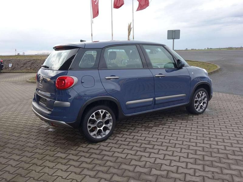 Gebraucht Fiat 500L Cross 120 PS (88 kW) 2018 Bellagio blau Van / Kleinbus