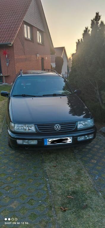 Gebraucht VW Passat 90 PS (66 kW) 1996 Schwarz Limousine