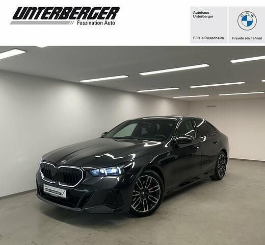 Sophistograu brillanteffekt Gebraucht 2024 BMW 520 M Sport Limousine | 62.450 € - Bild 1/2