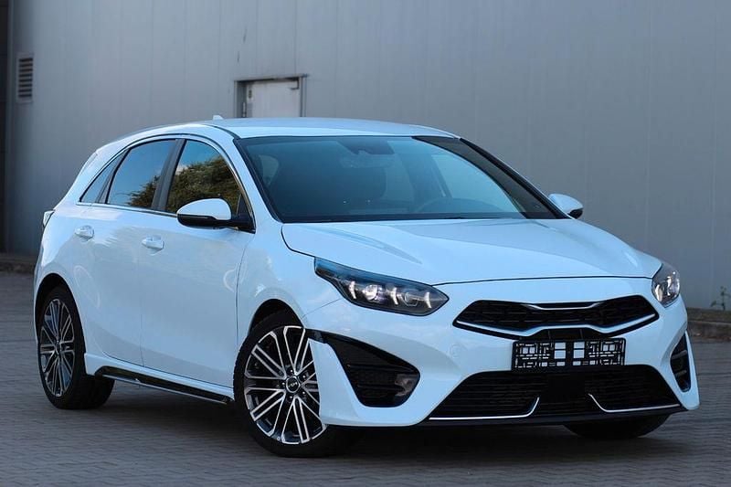 Gebraucht Kia Ceed GT GT-Line 160 PS (117 kW) 2023 Weiß Limousine