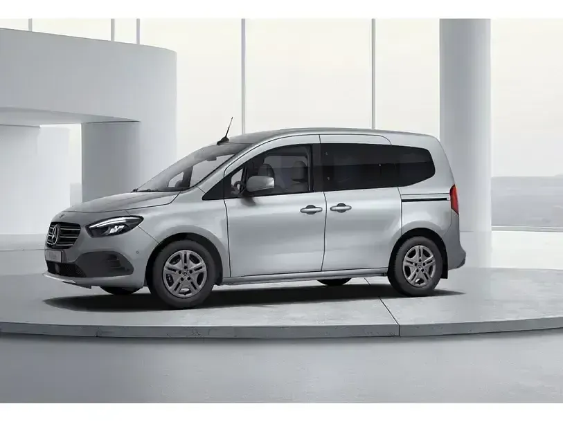 Gebraucht Mercedes T180 Style 116 PS (85 kW) 2025 Silber Van / Kleinbus
