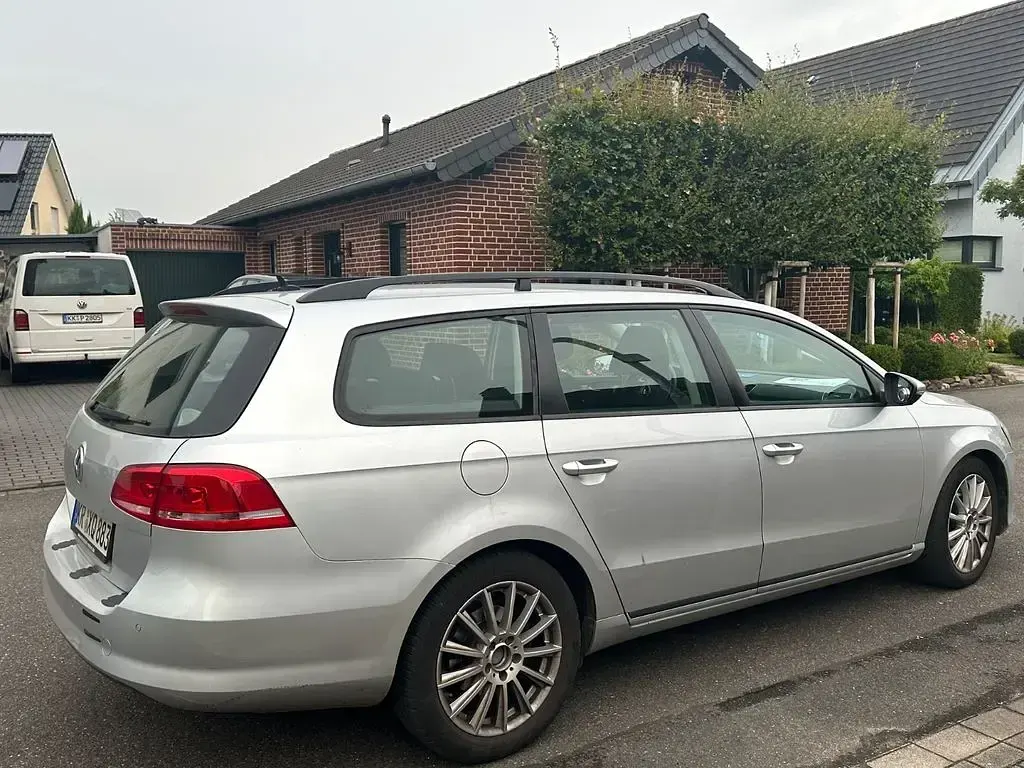 Gebraucht VW Passat Comfortline 170 PS (125 kW) 2012 Schwarz Kombi