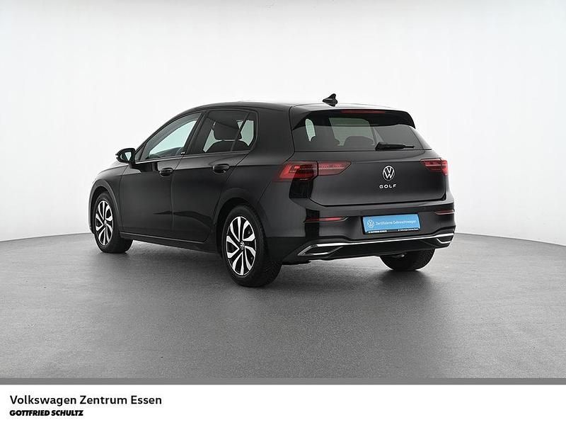 Gebraucht VW Golf VIII Active 150 PS (110 kW) 2022 Schwarz Limousine