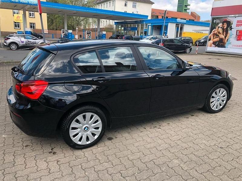 Gebraucht BMW 116 Advantage 109 PS (80 kW) 2016 Schwarz Kleinwagen