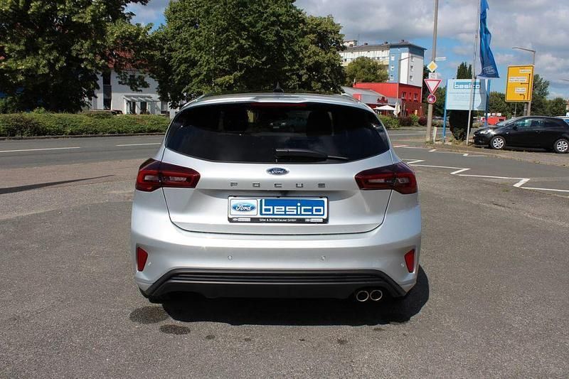 Gebraucht Ford Focus ST-Line X 155 PS (114 kW) 2024 Silber Limousine