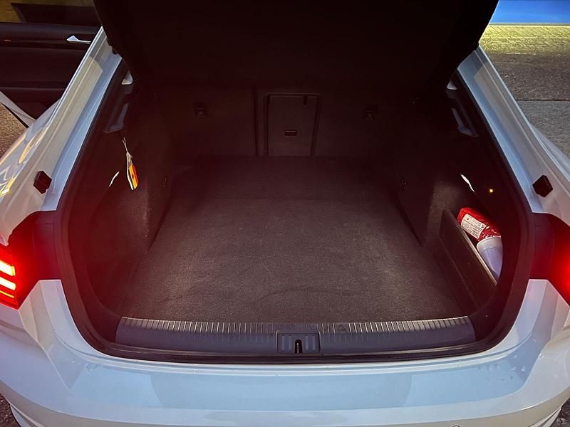 Gebraucht VW Arteon 190 PS (139 kW) 2019 Weiß Kleinwagen