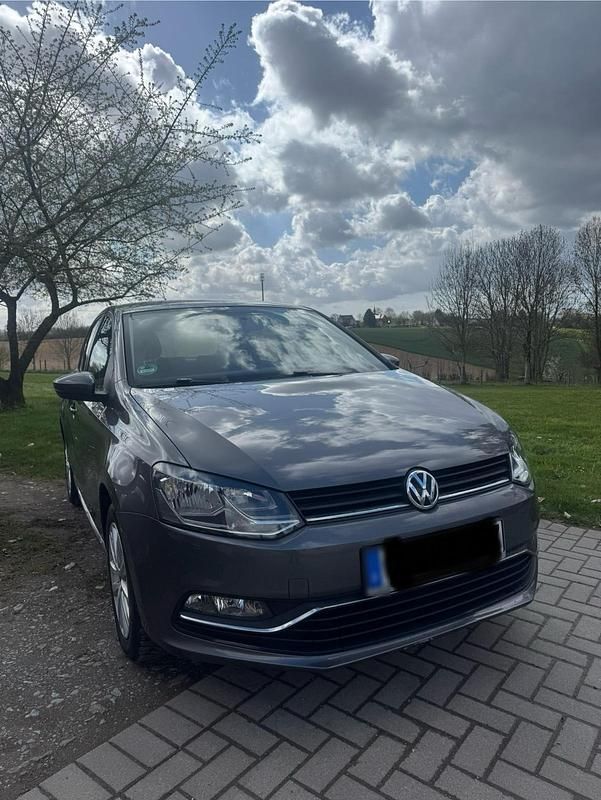 Gebraucht VW Polo Comfortline 75 PS (55 kW) 2015 Grau Kleinwagen