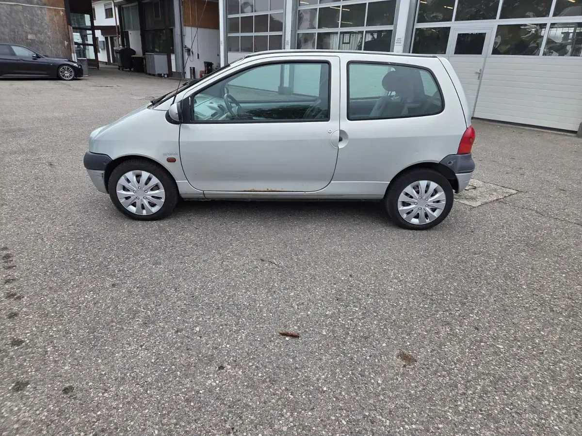 Gebraucht Renault Twingo 75 PS (55 kW) 2002 Silber Kleinwagen