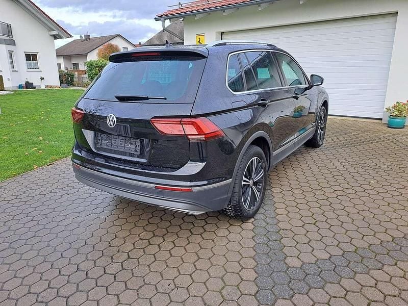 Gebraucht VW Tiguan Highline 239 PS (175 kW) 2019 Deep black perleffekt SUV