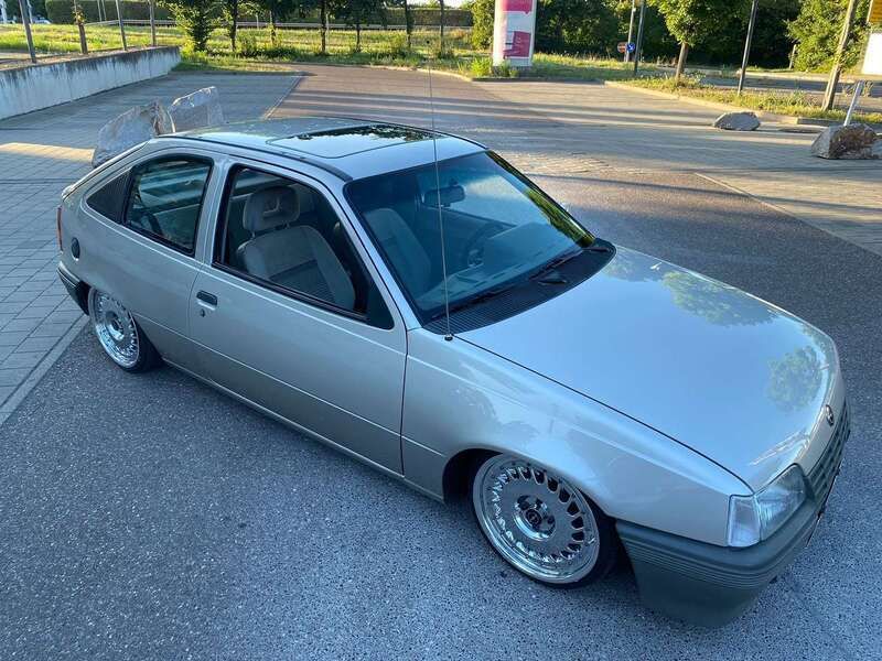 Grau Gebraucht 1990 Opel Kadett Coupé | 5.000 € - Bild 1/4