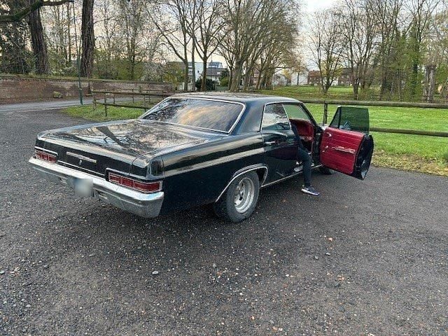 Second-hand Chevrolet Impala 275 CP (202 kW) 1966 Negru Berlinǎ