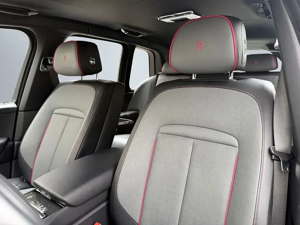 Gebraucht Rolls Royce Cullinan 600 PS (441 kW) 2024 Violett SUV