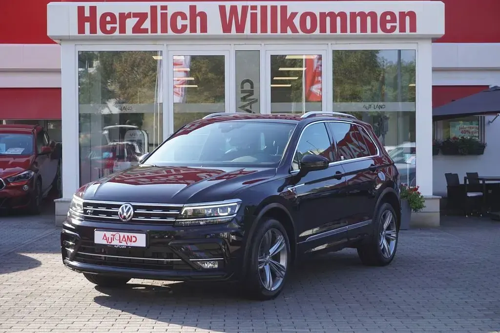 Gebraucht VW Tiguan R-line 239 PS (175 kW) 2020 Deep black perleffect SUV