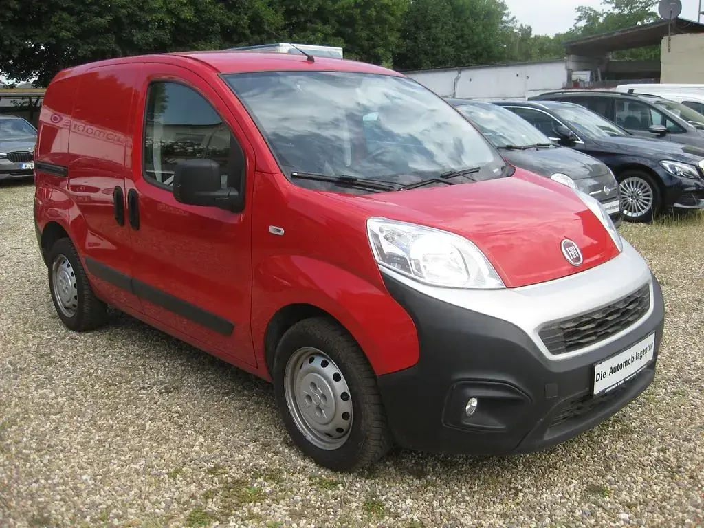 Gebraucht Fiat Fiorino 95 PS (69 kW) 2020 Colore esterno (rot) Van / Kleinbus