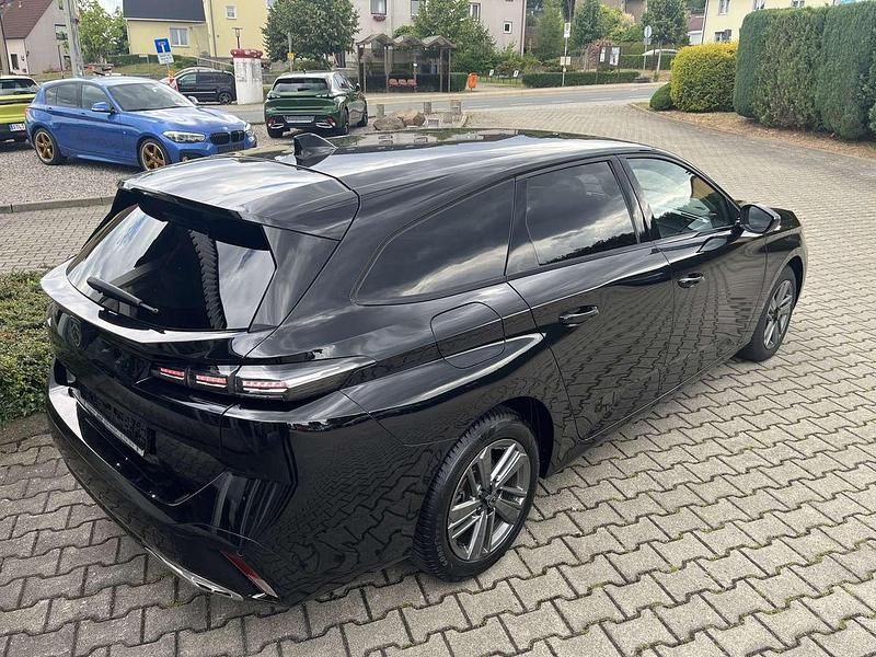 Gebraucht Peugeot 308 SW Allure 131 PS (96 kW) 2024 Lackierung schwarz perla nera Kombi