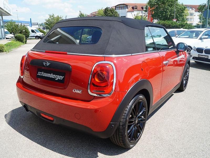 Gebraucht Mini One Cabriolet 102 PS (75 kW) 2016 Blazingred Cabrio