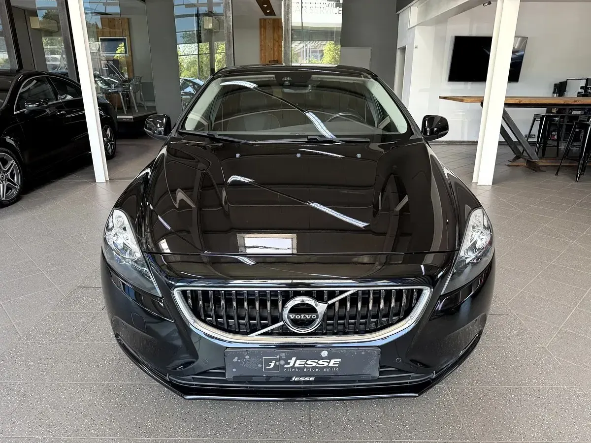 Gebraucht Volvo V40 Kinetic 122 PS (89 kW) 2016 Schwarz