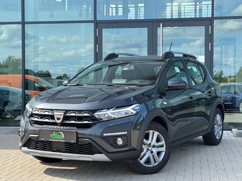 Grau Gebraucht 2021 Dacia Sandero Comfort Kleinwagen | 10.999 € - Bild 1/4