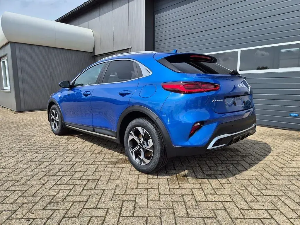 Neu Kia XCeed 150 PS (110 kW) 2026 Blau SUV