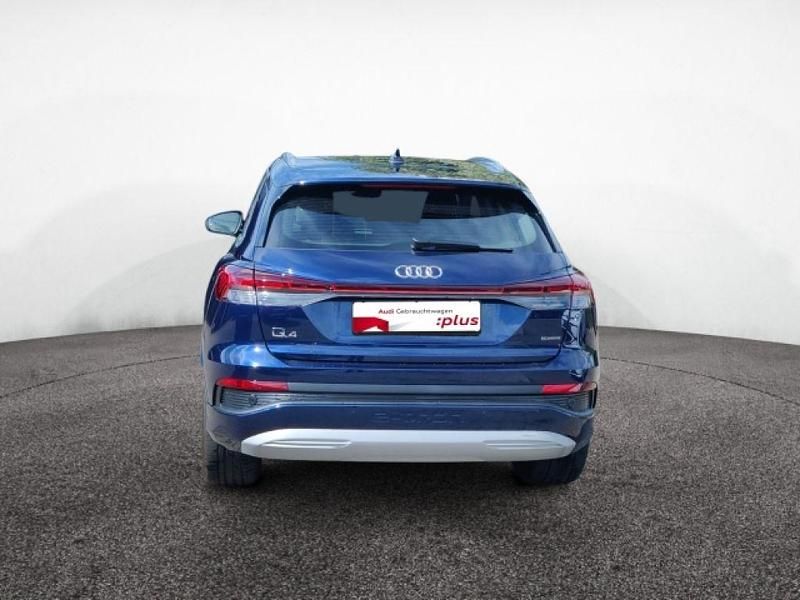 Gebraucht Audi e-tron Ambiente 210 kW (286 PS) 2024 Navarrablau metallic (metallic) SUV