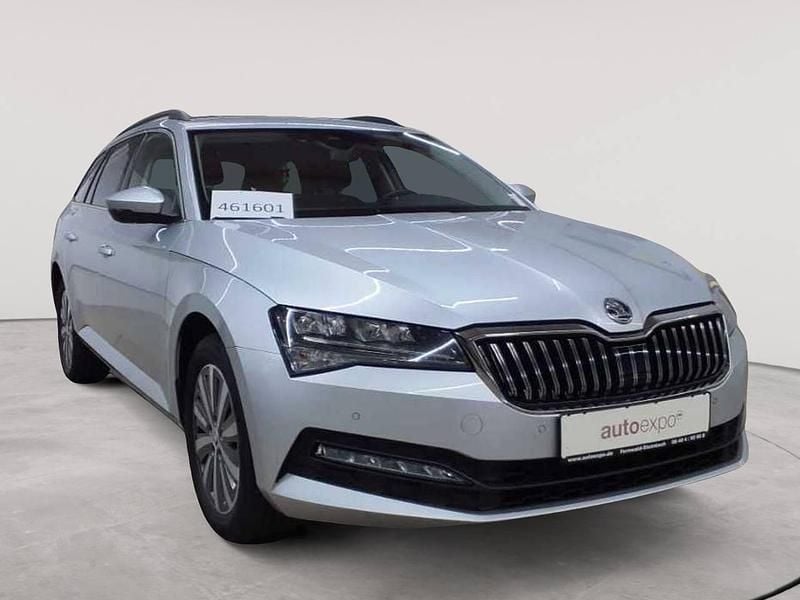 Brillantsilber metallic Gebraucht 2021 Skoda Superb Ambition Kombi | 19.490 € (Fairer Preis) - Bild 1/4