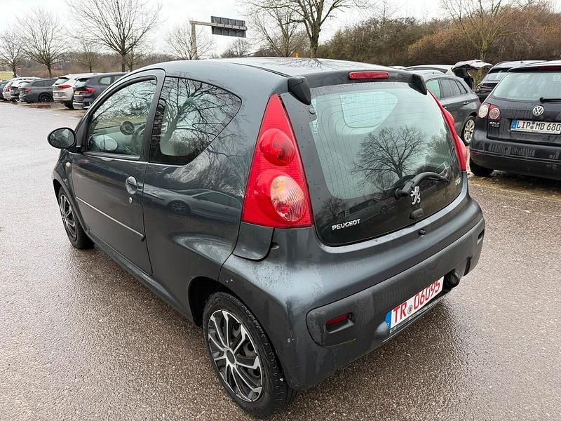 Gebraucht Peugeot 107 68 PS (50 kW) 2009 Grau Kleinwagen