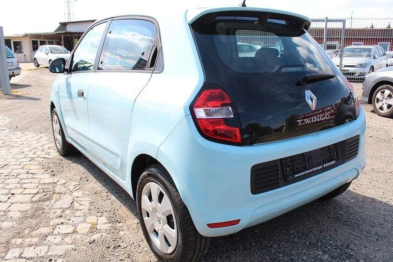 Second-hand Renault Twingo Expression 71 CP (52 kW) 2014 Verde Hatchback