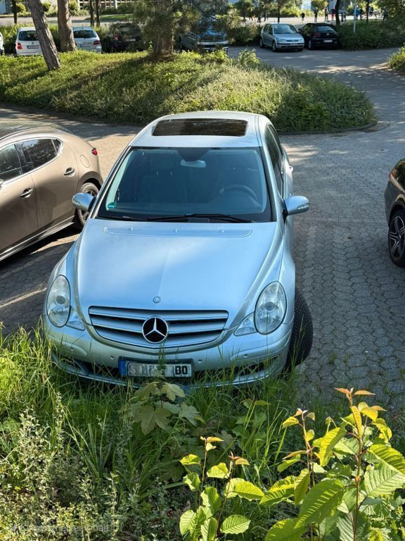 Silber Gebraucht 2007 Mercedes R280 Van / Kleinbus | 5.300 € (Fairer Preis) - Bild 1/4