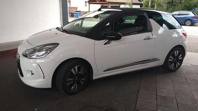Weiß Gebraucht 2013 Citroën DS3 Cabriolet Cabrio | 5.400 € (Guter Preis) - Bild 1/4