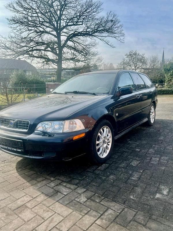 Gebraucht Volvo V40 106 PS (77 kW) 2003 Schwarz Kombi