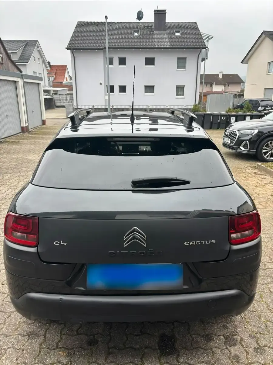 Used Citroën C4 99 HP (72 kW) 2017 Black SUV