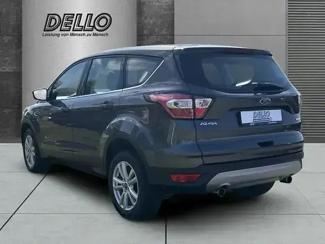 Gebraucht Ford Kuga Trend 175 PS (128 kW) 2018 Grau SUV