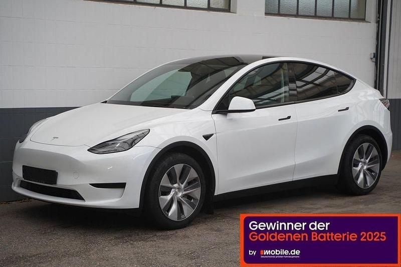 Weiß Gebraucht 2023 Tesla Model Y Standard Range SUV | 30.999 € (Guter Preis) - Bild 1/4