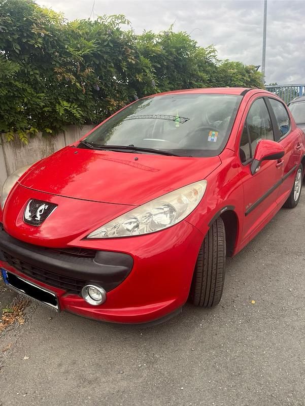 Rot Gebraucht 2009 Peugeot 207 Limousine | 1.600 € (Guter Preis) - Bild 1/3