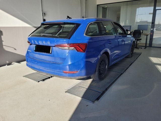 Gebraucht Skoda Octavia Style 116 PS (85 kW) 2023 Blau Kombi