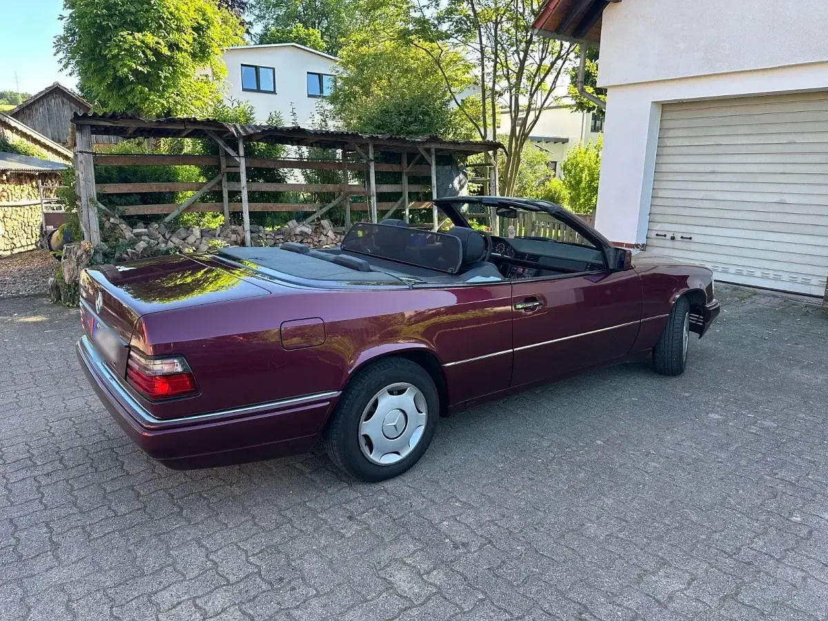 Gebraucht Mercedes E200 136 PS (100 kW) 1996 Rot Cabrio