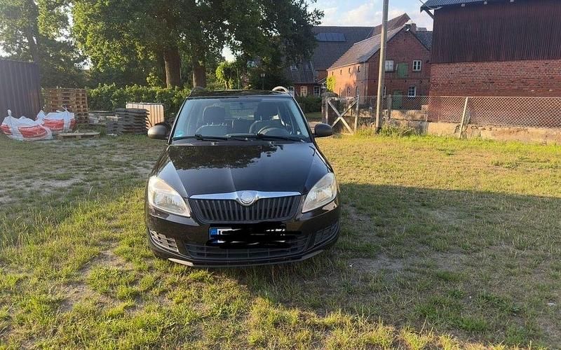 Schwarz Gebraucht 2010 Skoda Fabia Classic Kombi | 999 € (Superpreis) - Bild 1/4