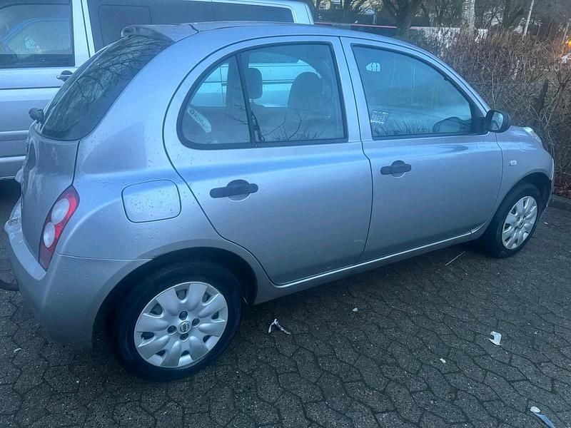 Grau Gebraucht 2003 Nissan Micra Kleinwagen | 800 € (Guter Preis) - Bild 1/4