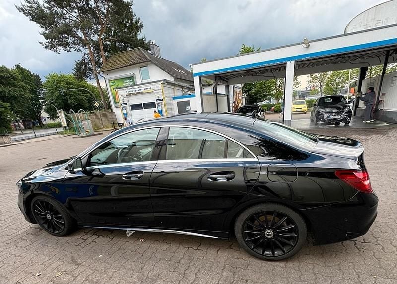 Gebraucht Mercedes CLA200 AMG line 136 PS (100 kW) 2019 Schwarz Coupé