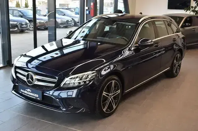 Second-hand Mercedes E300 Avantgarde 122 CP (89 kW) 2020 Andere Berlinǎ