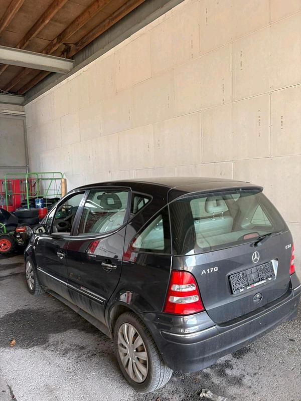 Gebraucht Mercedes A170 95 PS (69 kW) 2002 Schwarz Limousine