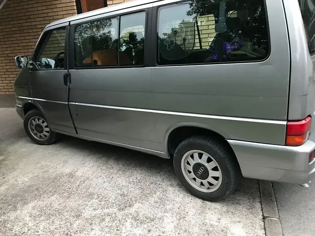 Gebraucht VW T4 102 PS (75 kW) 1997 Silber Van