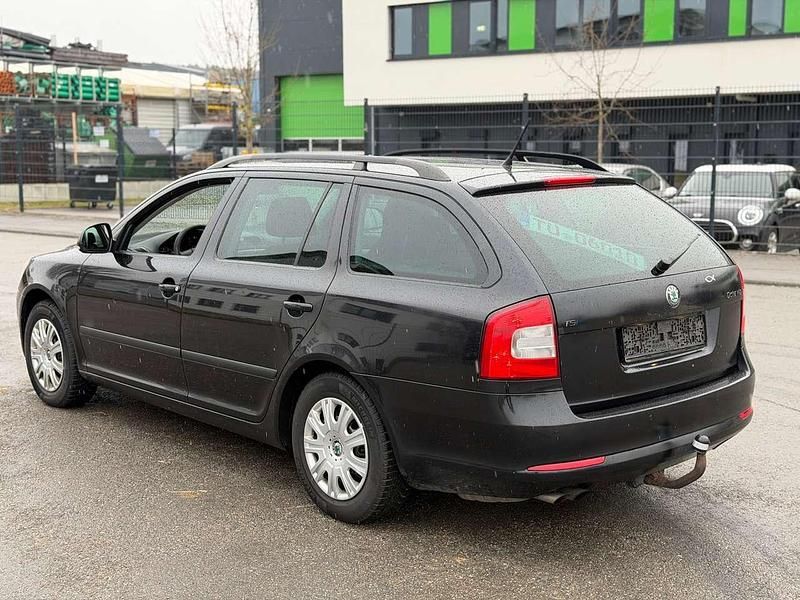 Gebraucht Skoda Octavia Ambiente 122 PS (89 kW) 2011 Other Kombi