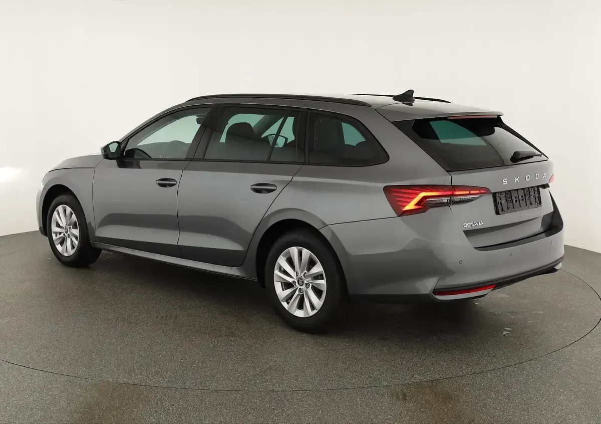 Neu Skoda Octavia Selection 150 PS (110 kW) 2026 Graphite grau metallic Kombi